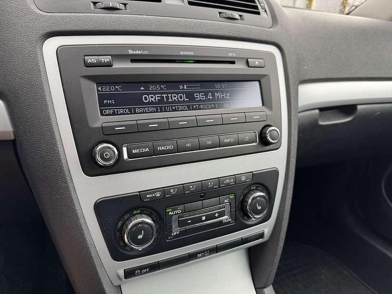 Gebraucht Skoda Octavia 110 PS (80 kW) 2011 Weiß Kombi