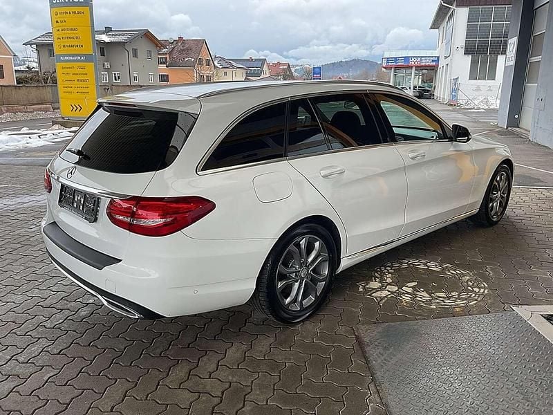 Gebraucht Mercedes C220 170 PS (125 kW) 2016 Weiß Kombi