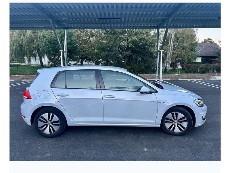 Weiß Gebraucht 2018 VW e-Golf Kleinwagen | € 12.000 (Guter Preis) - Bild 1/4