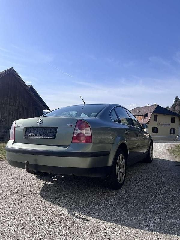 Gebraucht VW Passat 101 PS (74 kW) 2001 Limousine