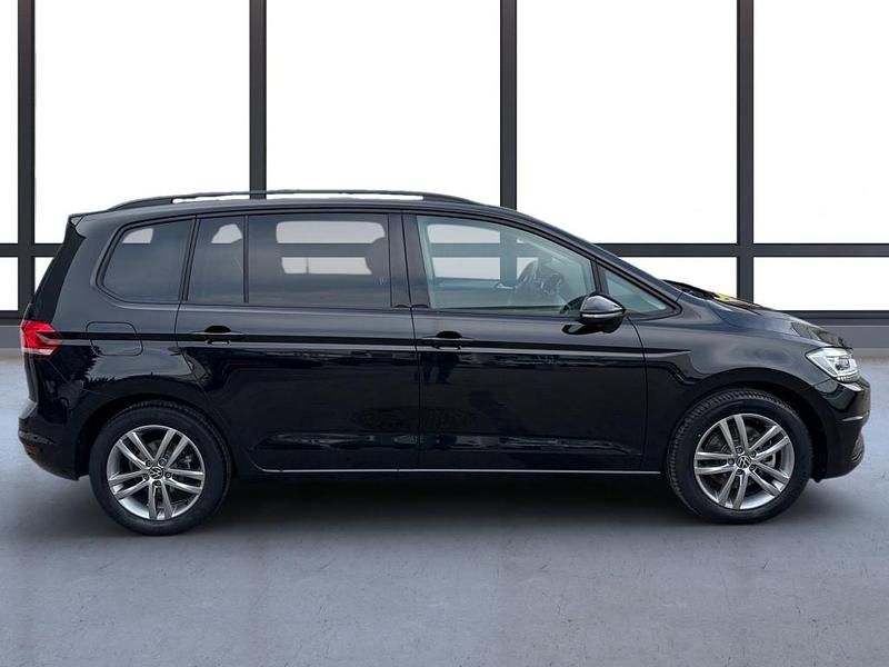 Gebraucht VW Touran Comfortline 150 PS (110 kW) 2025 Schwarz Van / Kleinbus