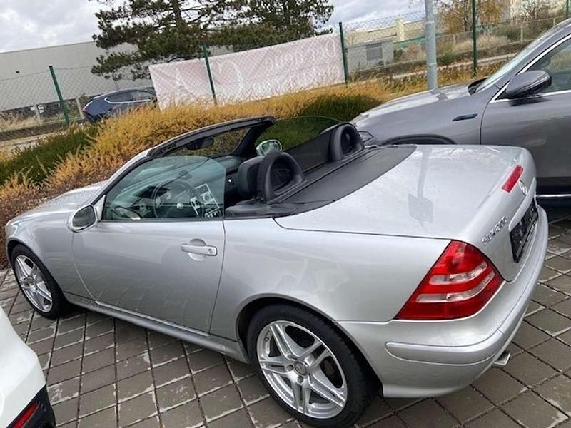 Gebraucht Mercedes SLK200 163 PS (119 kW) 2003 Silber Cabrio
