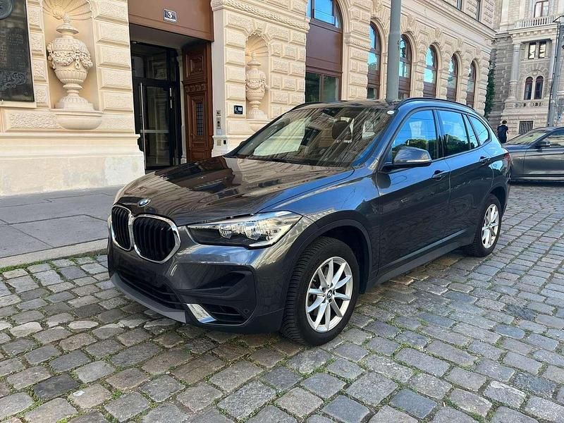 Gebraucht BMW X1 Advantage 140 PS (102 kW) 2020 Grau SUV