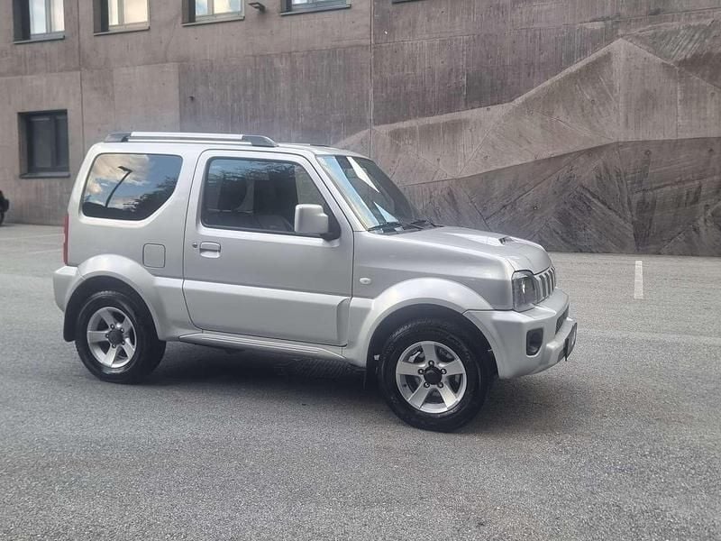 Silber Gebraucht 2014 Suzuki Jimny SUV | € 14.650 (Fairer Preis) - Bild 1/4