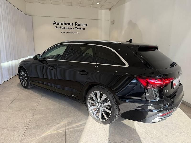 Gebraucht Audi A4 Advanced 163 PS (119 kW) 2024 Schwarz Kombi