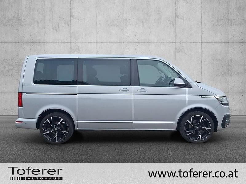 Gebraucht VW Multivan Highline 150 PS (110 kW) 2020 Silber  metallic