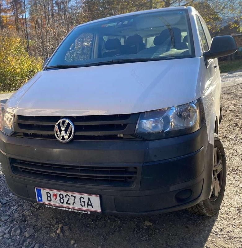Weiß Gebraucht 2013 VW Caravelle Startline Van / Kleinbus | € 15.000 - Bild 1/4