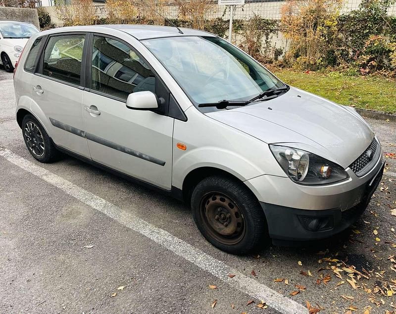Silber Gebraucht 2007 Ford Fiesta Limousine | € 1.490 (Fairer Preis) - Bild 1/4