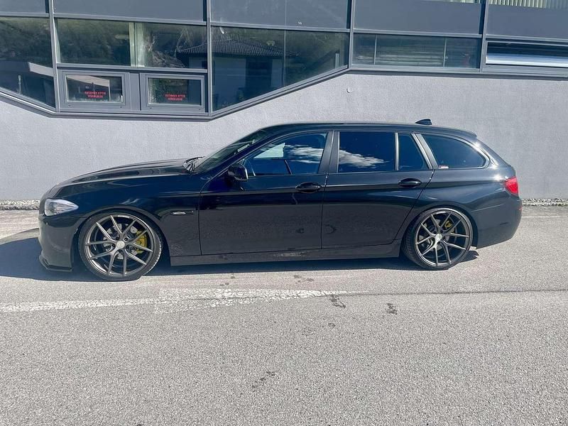 Gebraucht BMW 520 184 PS (135 kW) 2010 Schwarz Kombi