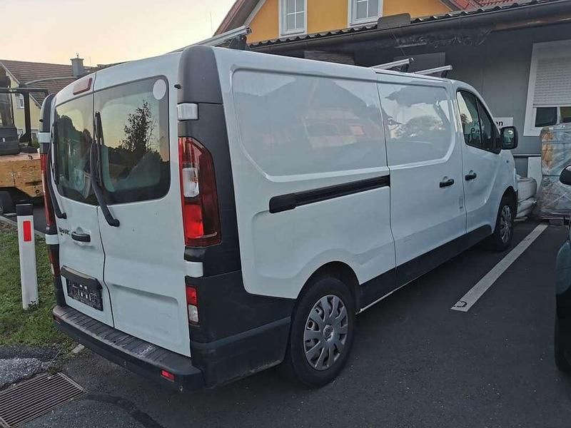 Gebraucht Renault Trafic 120 PS (88 kW) 2017 Weiß Van / Kleinbus