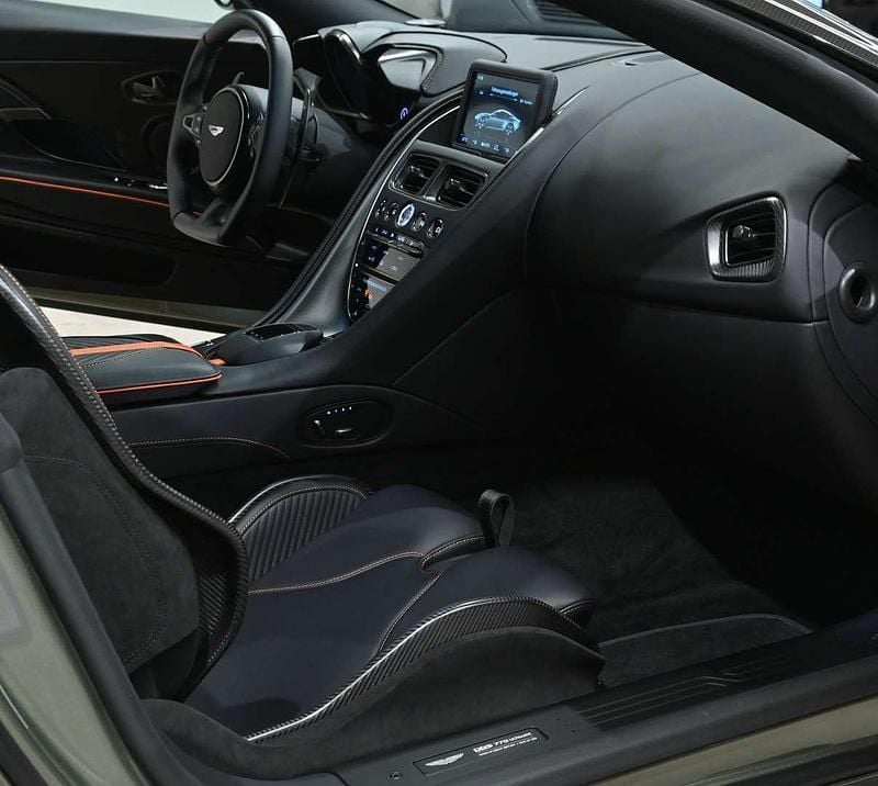 Gebraucht Aston Martin DBS 770 PS (566 kW) 2023 Grün Coupé