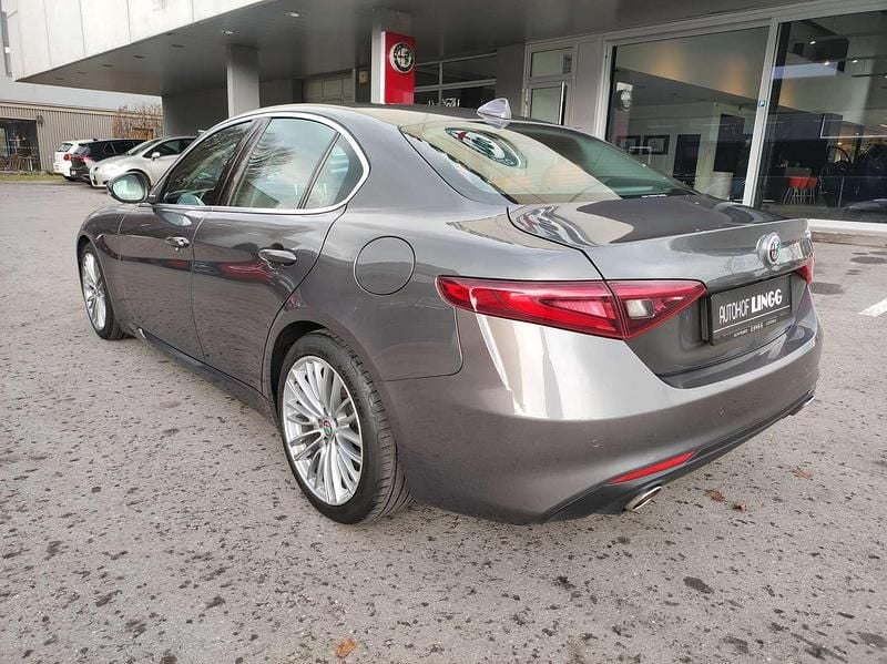 Gebraucht Alfa Romeo Giulia Super 179 PS (131 kW) 2016 Grau Limousine