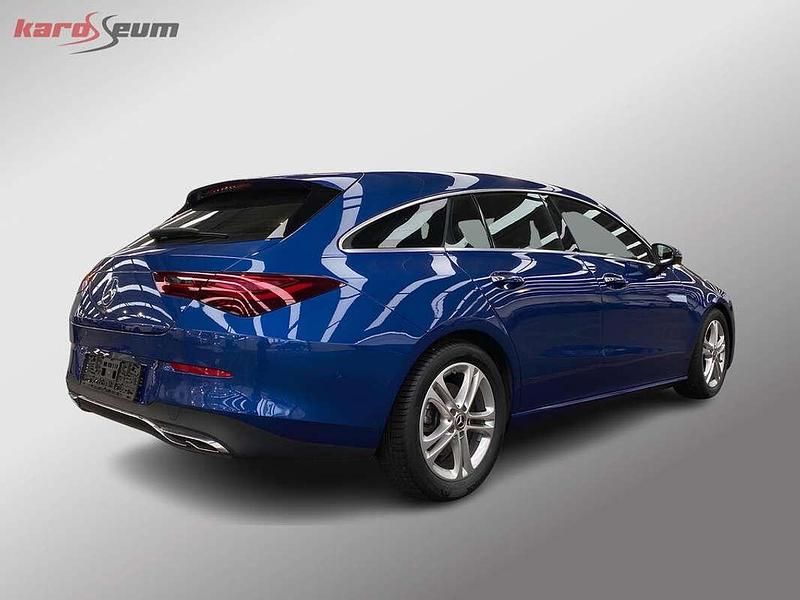 Gebraucht Mercedes CLA180 116 PS (85 kW) 2024 Blau Limousine