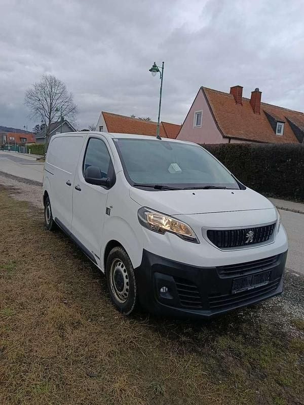 Gebraucht Peugeot Expert Premium 122 PS (89 kW) 2019 Weiß Van