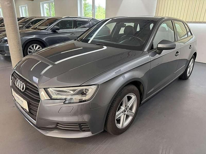 Gebraucht Audi A3 Design 116 PS (85 kW) 2020 Grau Limousine