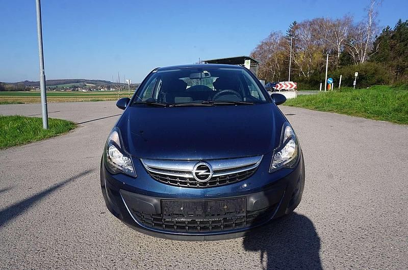 Blau Gebraucht 2014 Opel Corsa Limousine | € 3.390 (Fairer Preis) - Bild 1/4