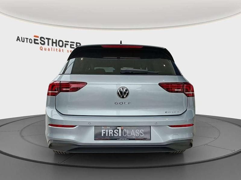 Gebraucht VW Golf VIII 150 PS (110 kW) 2025 Silber Limousine