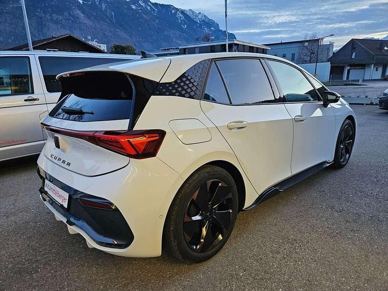 Gebraucht Cupra Born e-Boost 169 kW (231 PS) 2024 Weiß Kleinwagen