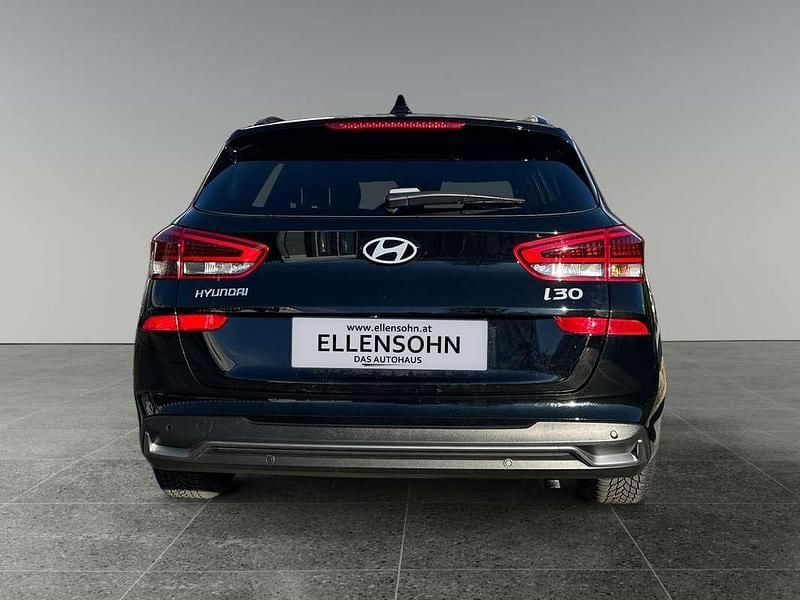 Gebraucht Hyundai i30 GO! 95 PS (69 kW) 2024 Schwarz Kombi