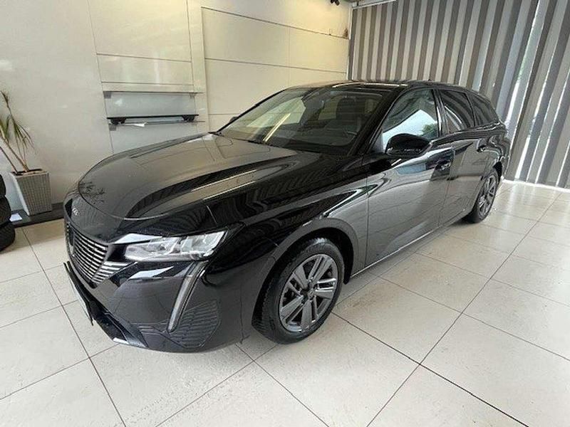 Gebraucht Peugeot 308 SW Allure 131 PS (96 kW) 2024 Schwarz Kombi