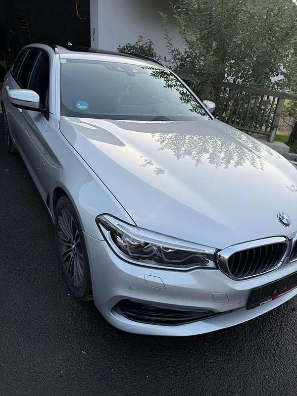 Gebraucht BMW 530 265 PS (194 kW) 2017 Silber Kombi
