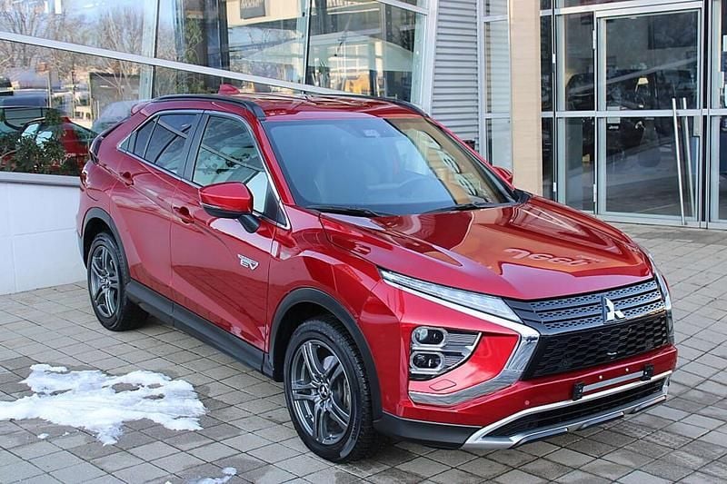 Gebraucht Mitsubishi Eclipse Cross Intense 98 PS (72 kW) 2022 Rot SUV