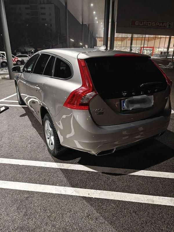 Gebraucht Volvo V60 150 PS (110 kW) 2015 Beige Kombi