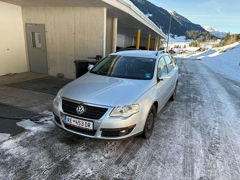 Silber Gebraucht 2009 VW Passat Comfortline Kombi | € 1.700 (Guter Preis) - Bild 1/4