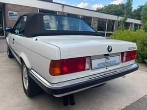 Gebraucht BMW 325 Cabriolet 170 PS (125 kW) 1989 Weiß Cabrio