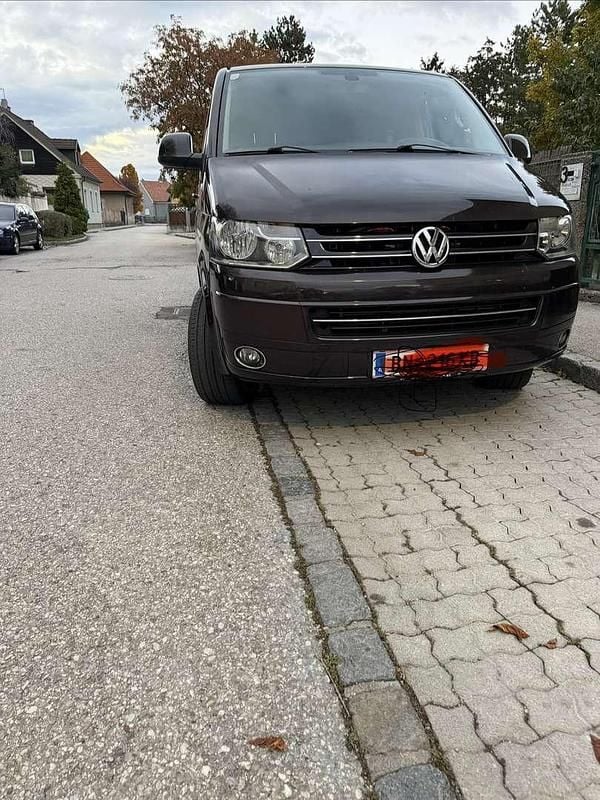 Gebraucht VW Multivan Highline 179 PS (131 kW) 2013 Van