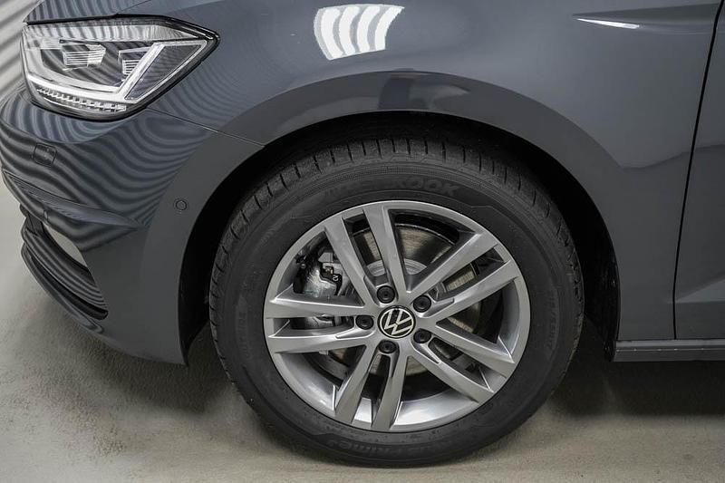 Neu VW Touran 150 PS (110 kW) 2025 Weiß Van / Kleinbus