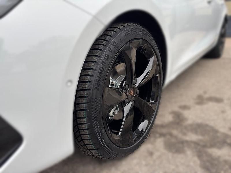 Neu Cupra Leon 150 PS (110 kW) 2026 Weiss  metallic Kombi