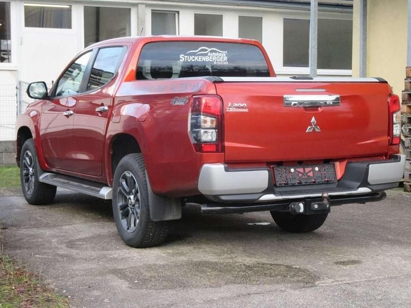 Gebraucht Mitsubishi L200 Intense 150 PS (110 kW) 2022 Orange Abholung
