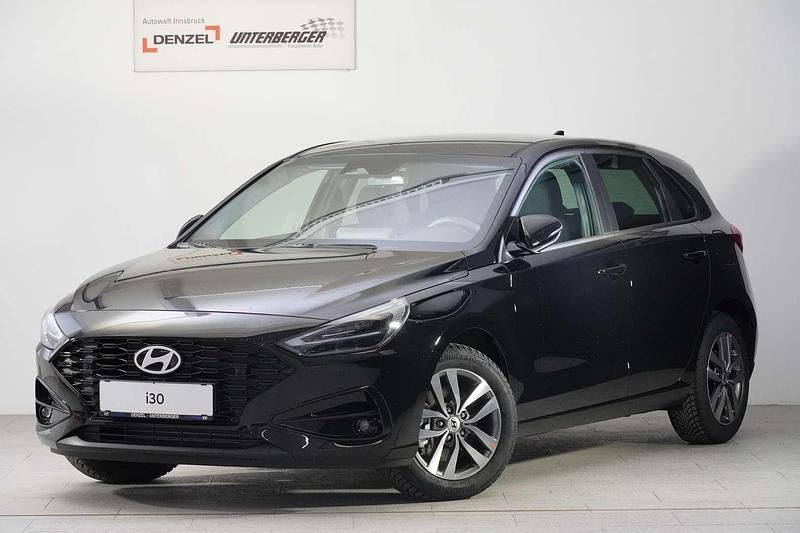 Gebraucht Hyundai i30 GO! 101 PS (74 kW) 2024 Schwarz Limousine