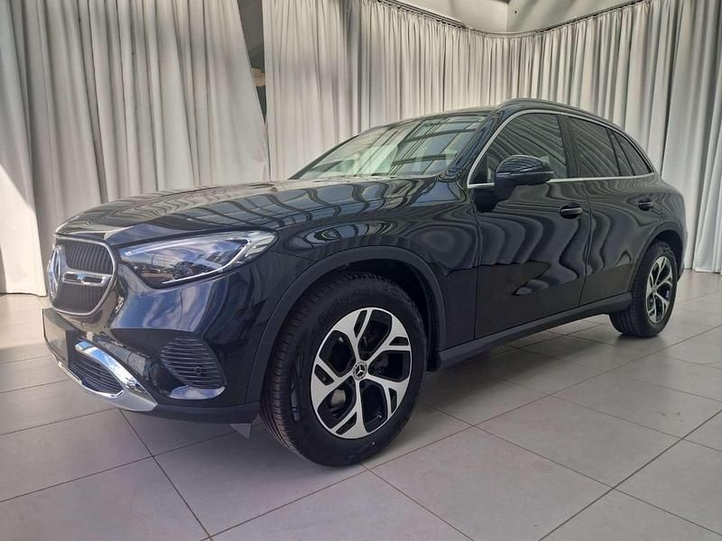 Gebraucht Mercedes GLC220 197 PS (144 kW) 2024 Schwarz SUV