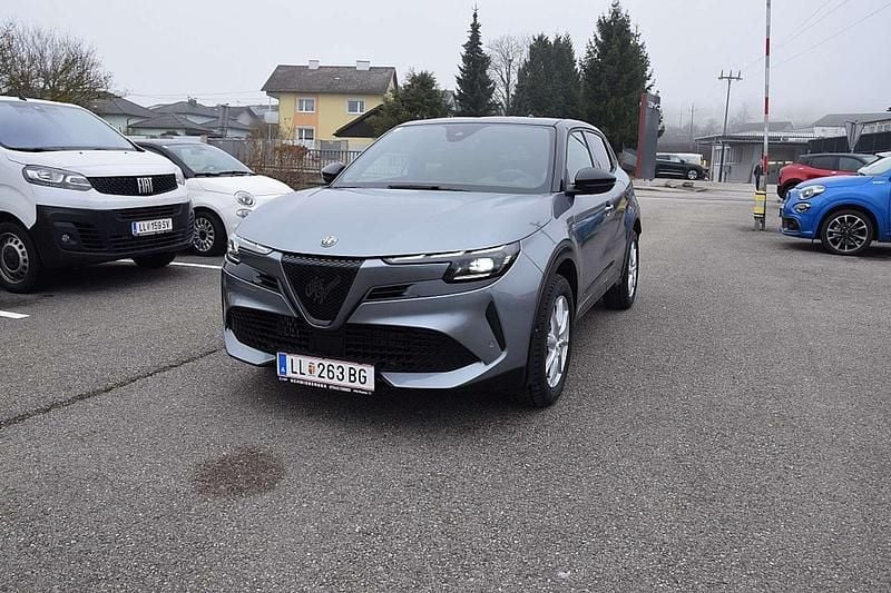 Gebraucht Alfa Romeo Junior 136 PS (100 kW) 2024 Grau SUV