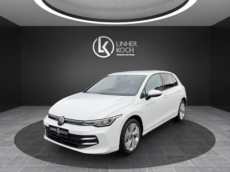 Neu VW Golf VIII 204 PS (150 kW) 2026 Weiss  normal