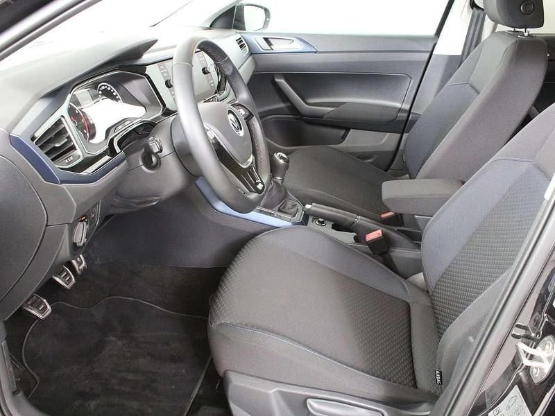 Gebraucht VW Polo Comfortline 95 PS (69 kW) 2021 Schwarz Kleinwagen