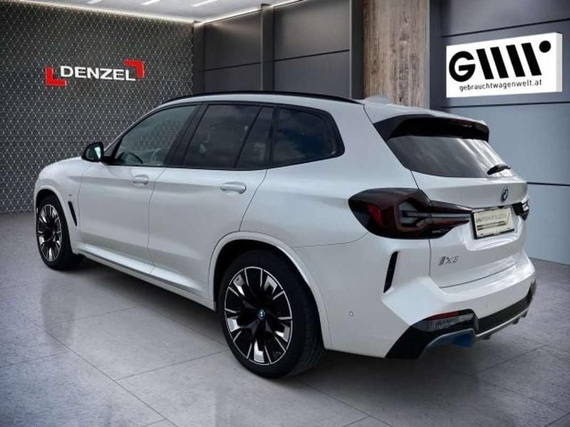 Gebraucht BMW iX3 Shadowline 210 kW (286 PS) 2024 Weiß SUV