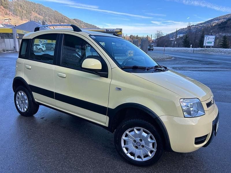 Gebraucht Fiat Panda 4x4 60 PS (44 kW) 2009 Gelb Kleinwagen