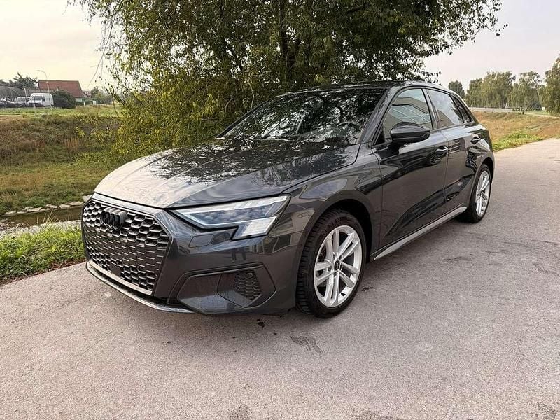 Gebraucht Audi A3 Ambiente 116 PS (85 kW) 2024 Hellgrau  metallic Limousine