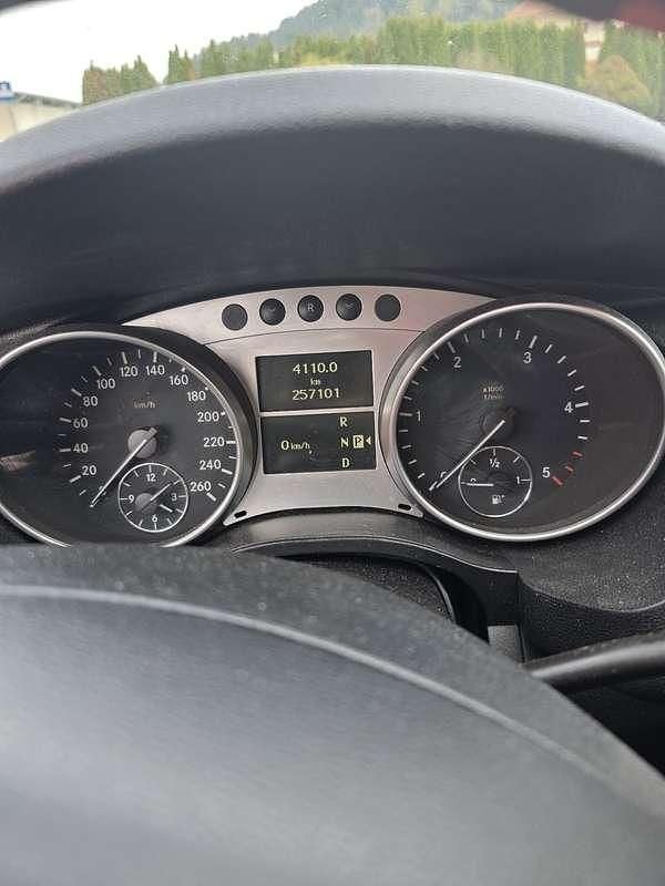 Gebraucht 2007 Mercedes 320 Kombi | € 6.000 - Bild 1/4