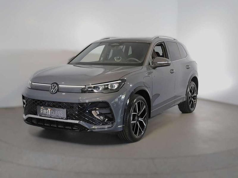 Neu VW Tiguan Sport 204 PS (150 kW) 2025 Mittelgrau  metallic SUV