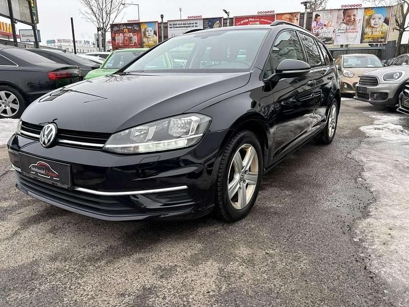 Schwarz Gebraucht 2018 VW Golf VII Comfortline Kombi | € 10.999 (Guter Preis) - Bild 1/4
