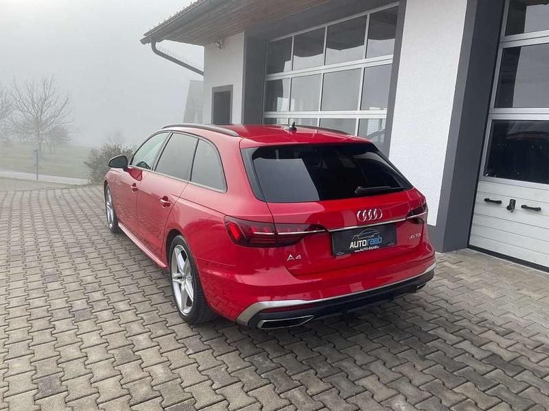 Gebraucht Audi A4 S-Line 163 PS (119 kW) 2022 Rot Kombi