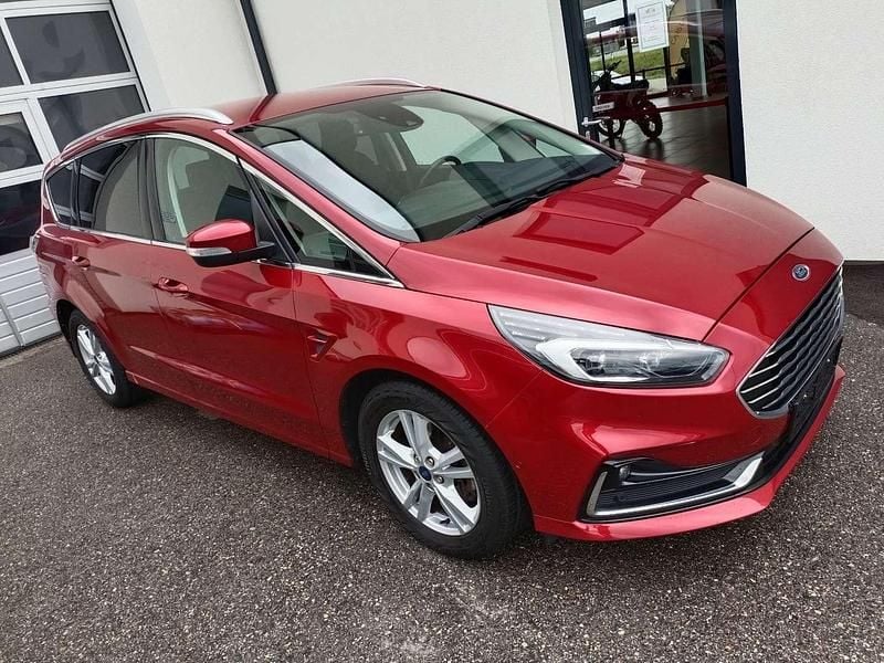 Rot Gebraucht 2020 Ford S-MAX Titanium Van / Kleinbus | € 18.990 (Guter Preis) - Bild 1/4