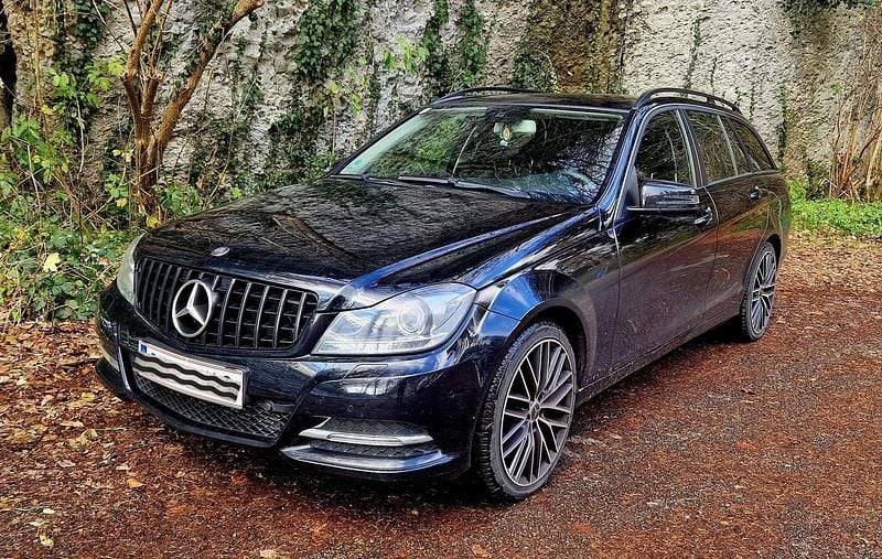 Gebraucht Mercedes C180 120 PS (88 kW) 2012 Schwarz Kombi