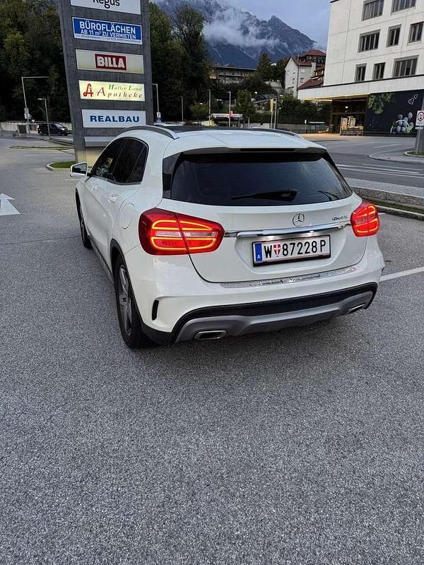 Gebraucht Mercedes GLA200 136 PS (100 kW) 2015 SUV