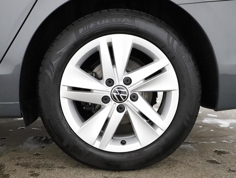 Gebraucht VW Golf VIII Life 150 PS (110 kW) 2021 Grau Kombi