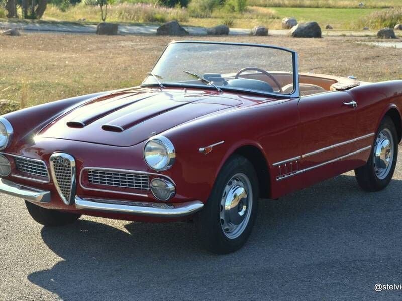 Gebraucht Alfa Romeo 2000 115 PS (84 kW) 1960 Rot Cabrio